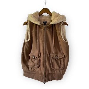 GAP cozy fuzzy tan vest